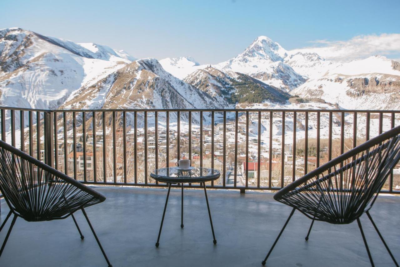 Intourist Kazbegi Hotel Exterior photo