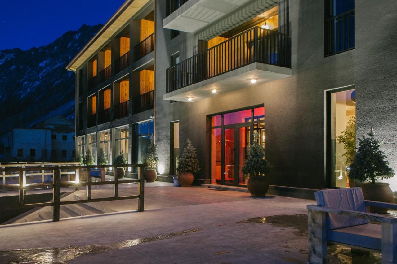 Intourist Kazbegi Hotel Exterior photo