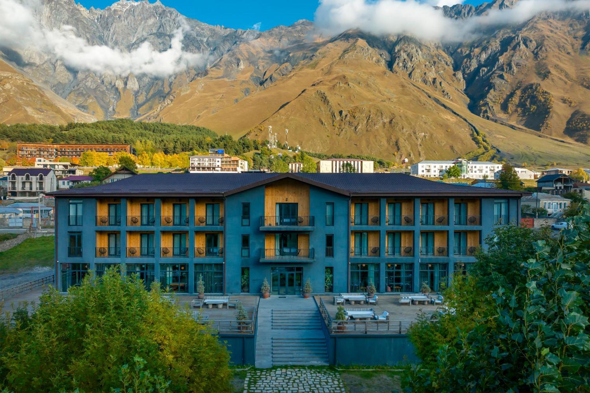 Intourist Kazbegi Hotel Exterior photo
