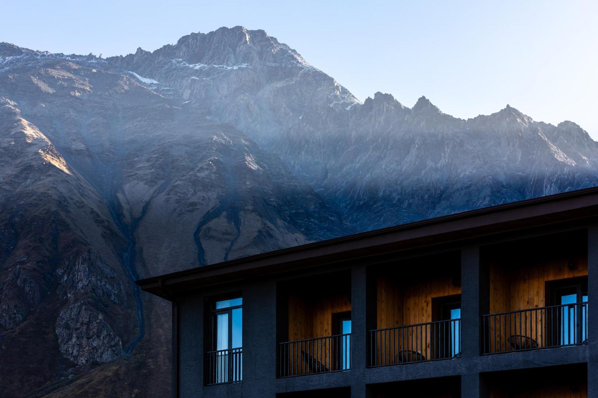 Intourist Kazbegi Hotel Exterior photo