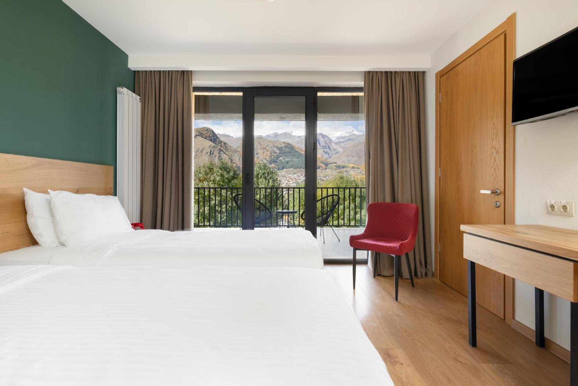 Intourist Kazbegi Hotel Exterior photo